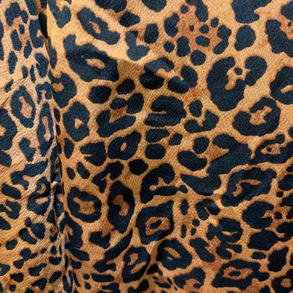 PRETTY LITTLE THING LEOPARD PRINT DEEP V NECK RUFFLED DRESS - Picture 6 of 13